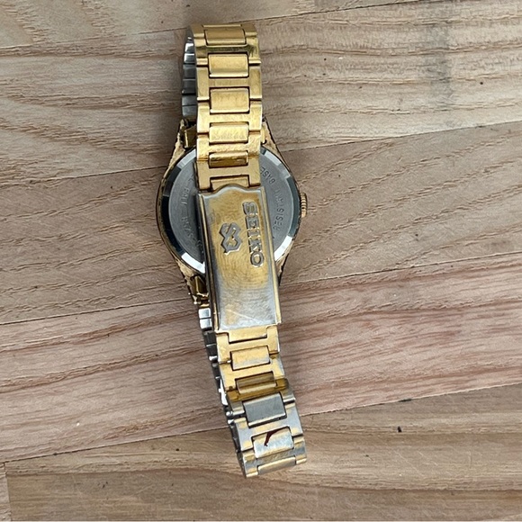 Seiko Ladies Watch Vintage Gold Tone Bracelet Gold Tone Dial Day Date Window - Picture 9 of 11